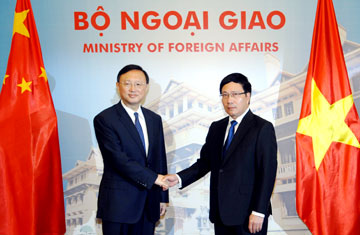 Phó Thủ tướng, Bộ trưởng Phạm Bình Minh hội đàm với Ủy viên Quốc vụ Trung Quốc